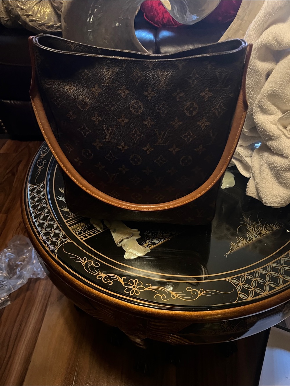 Louis Vuitton Monogram Canvas Bucket Shoulder Bag with Vachetta Handle - Picture 2 of 6